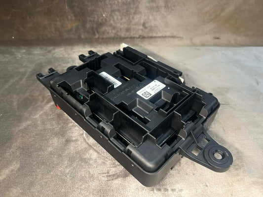 BMW 1 SERIES F20 FUSE RELAY BOX 926111102