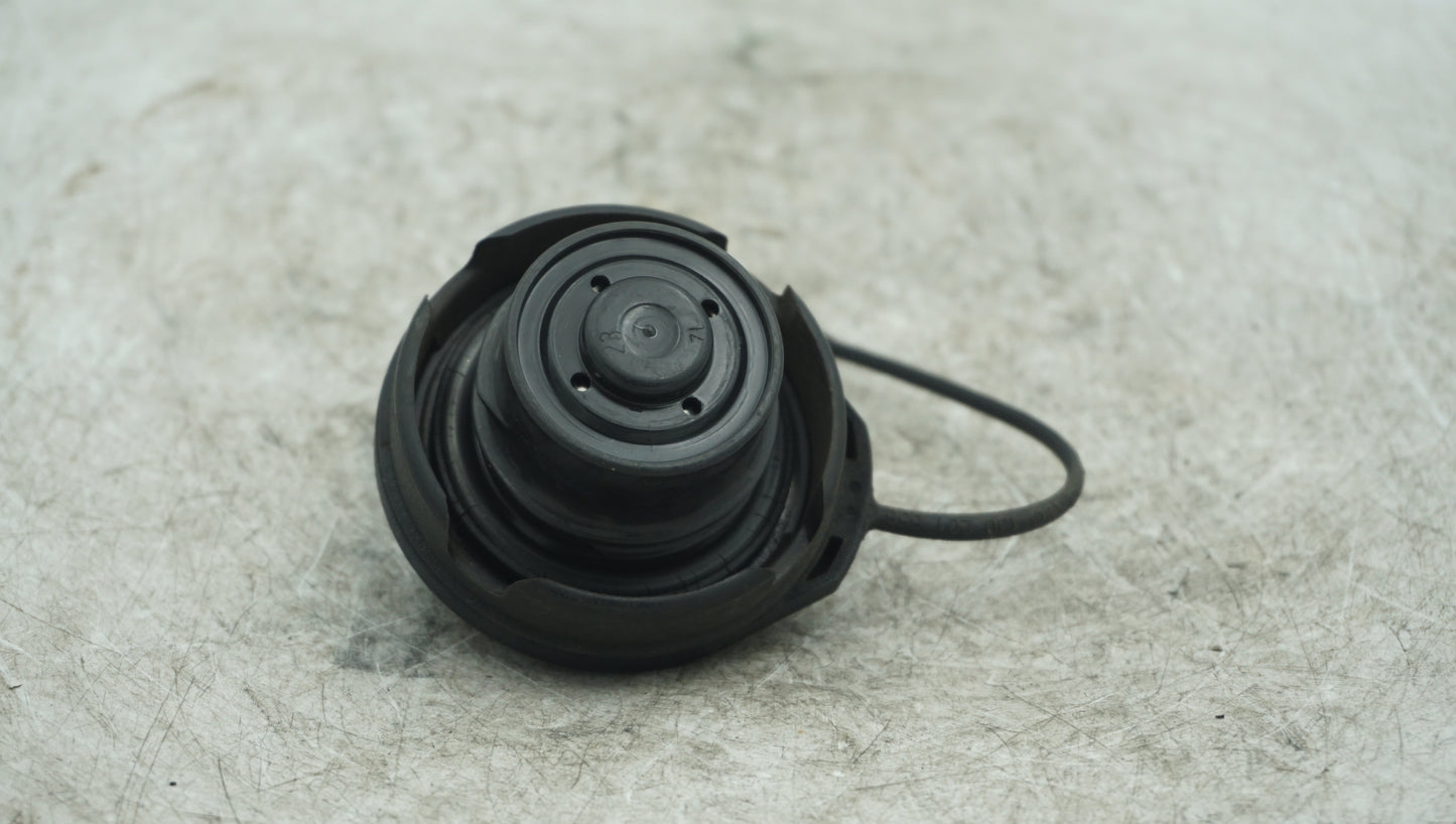 VOLKSWAGEN AUDI PETROL FUEL CAP 1J0201553AJ