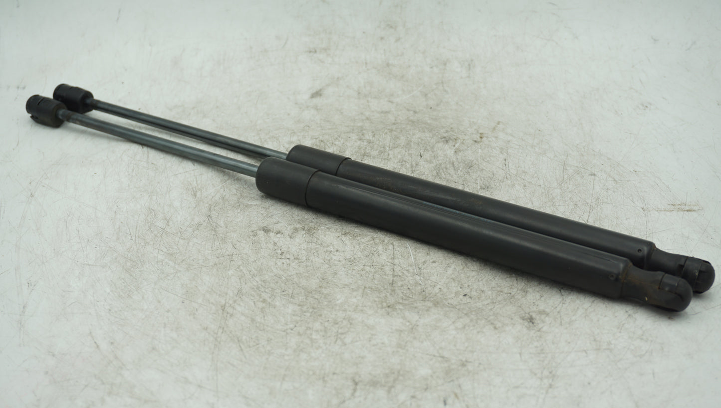 VW GOLF MK5 REAR TAILGATE GAS STRUTS 1K6827550