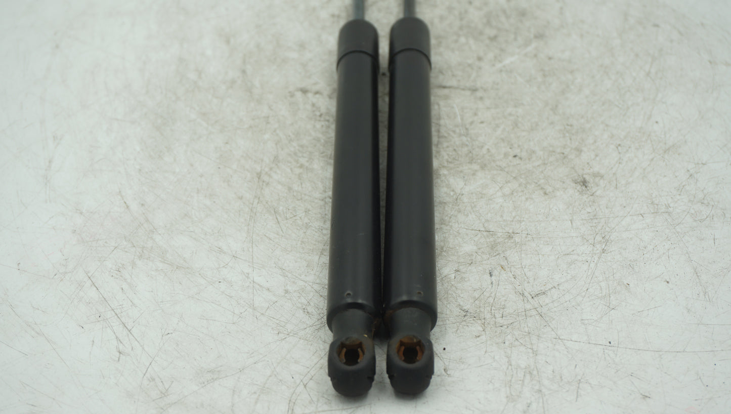 VW GOLF MK5 REAR TAILGATE GAS STRUTS 1K6827550