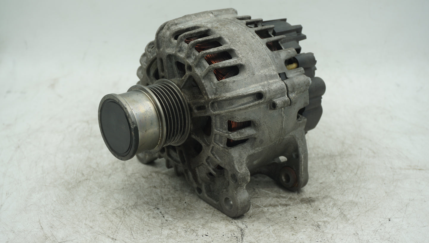 VOLKSWAGEN AUDI GOLF A3 ALTERNATOR 04E903021