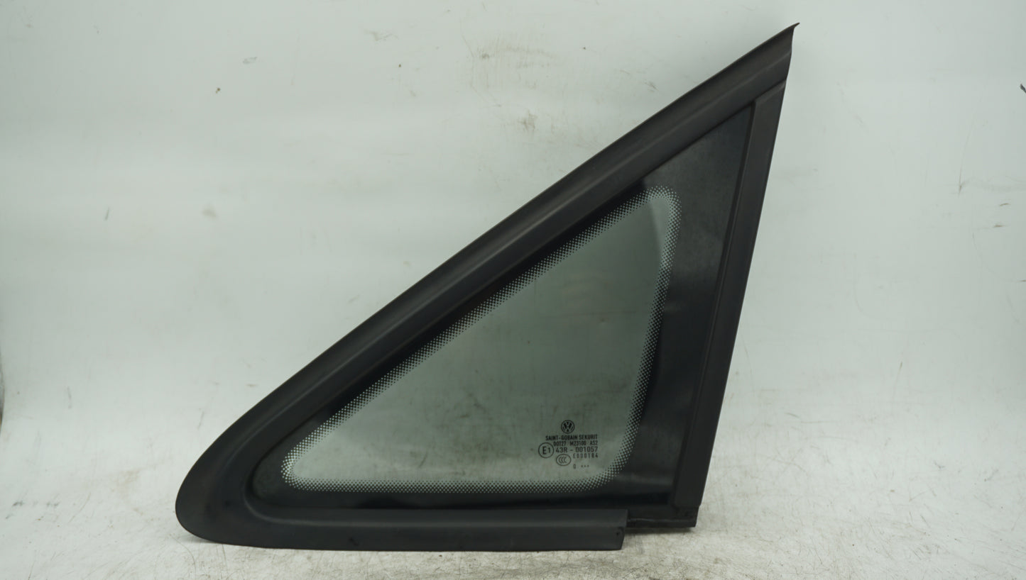 VW CADDY QUATER FRONT RIGHT WINDOW 43R001057