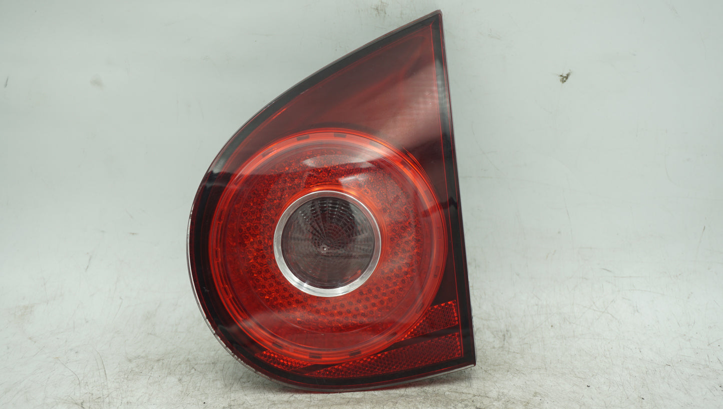 VW GOLF MK5 RHS RIGHT INNER TAIL LIGHT 1K6945094
