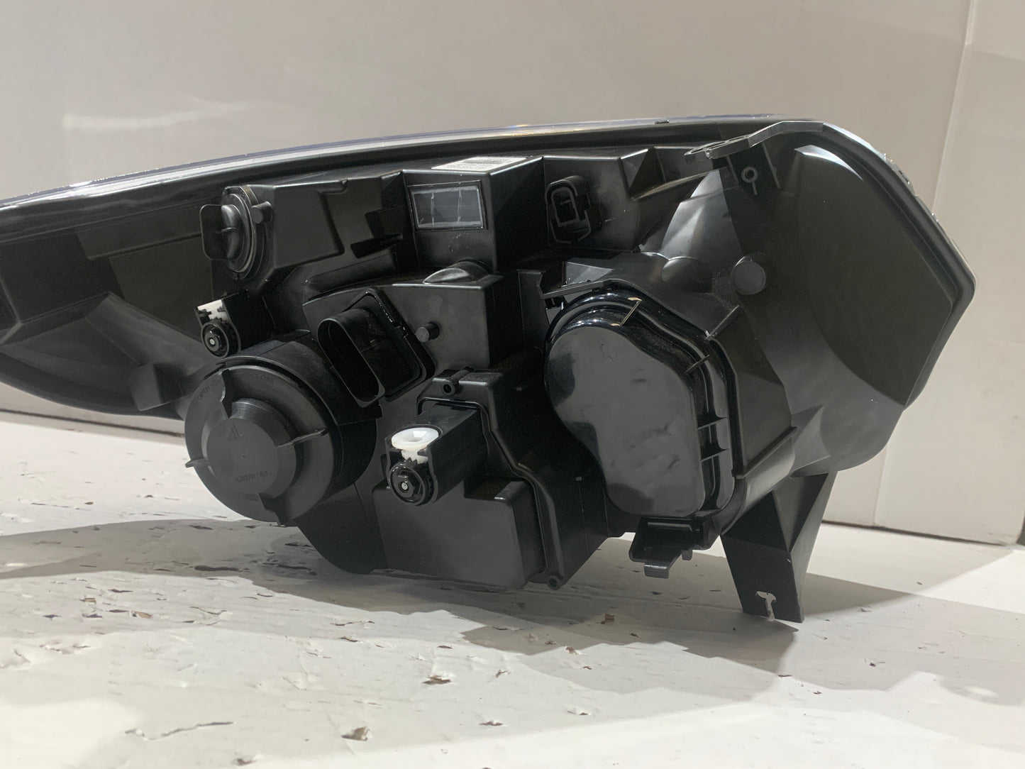 HOLDEN COLORADO RG LHS LEFT HALOGEN HEADLIGHT BLACK INSERT 52091454