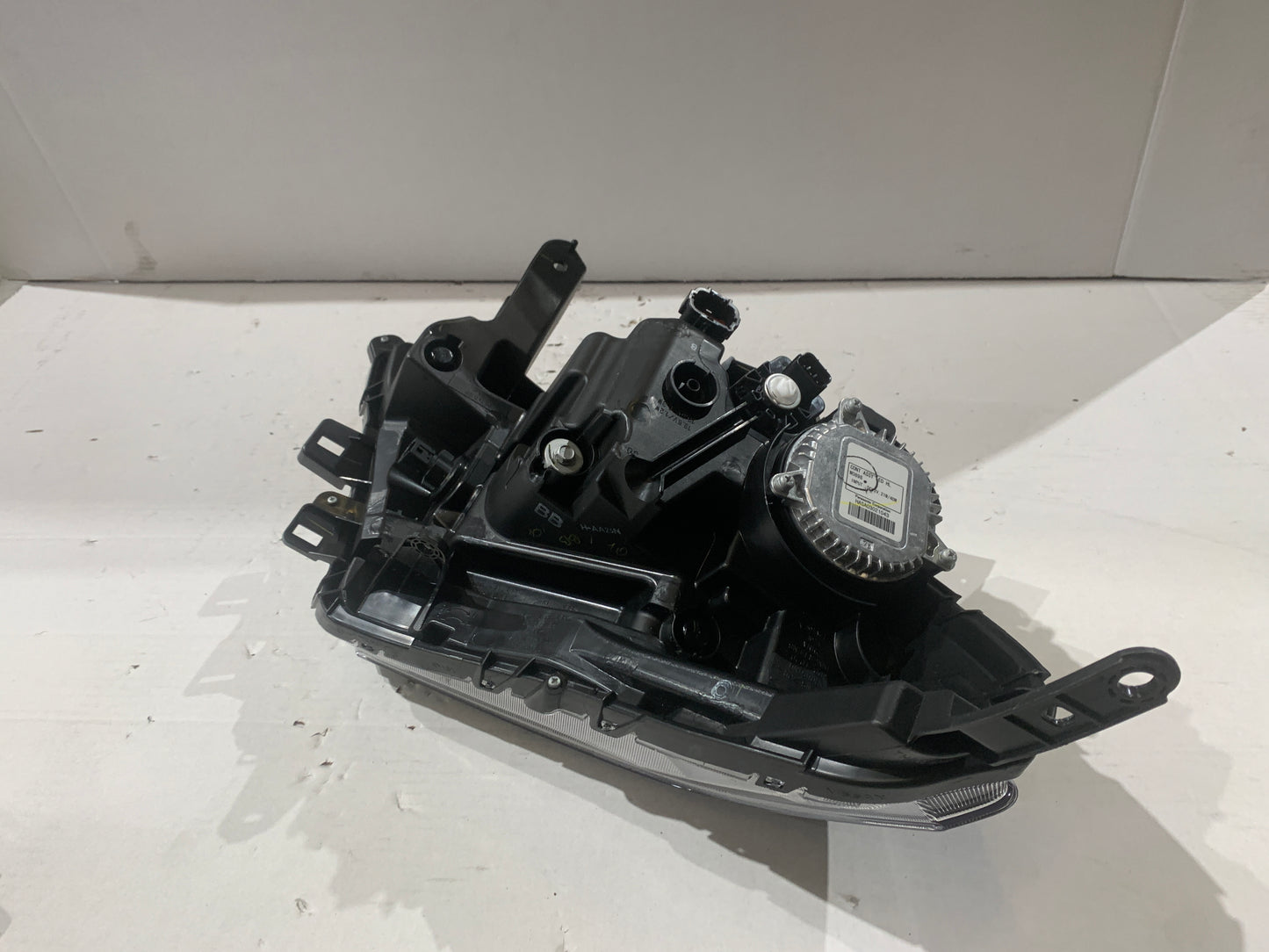 NISSAN NAVARA NP300 LHS LEFT LED BLACK INSERT HEADLIGHT 2015-2020