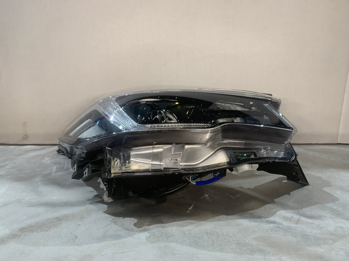 SUBARU FORESTER SK S5 RHS RIGHT LED HEADLIGHT