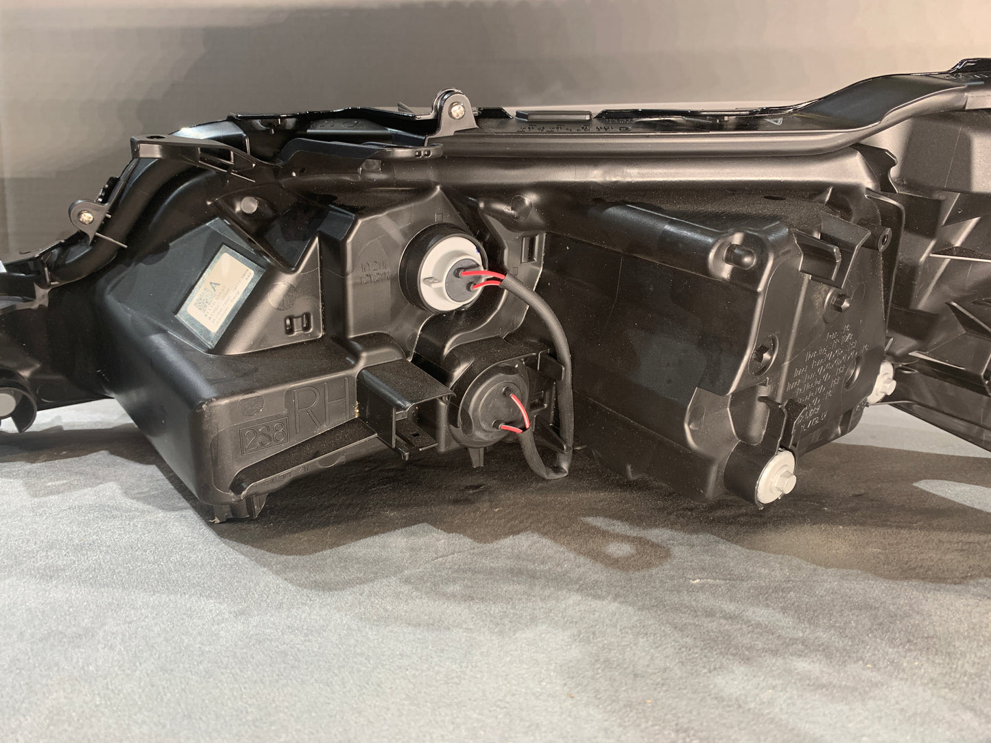 TOYOTA CAMRY XV70 RHS RIGHT LED HEADLIGHT 81110-33A30