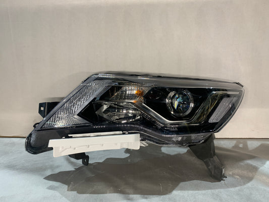 NISSAN PATHFINDER R52 LHS LEFT HALOGEN HEADLIGHT 26060-9PF3A