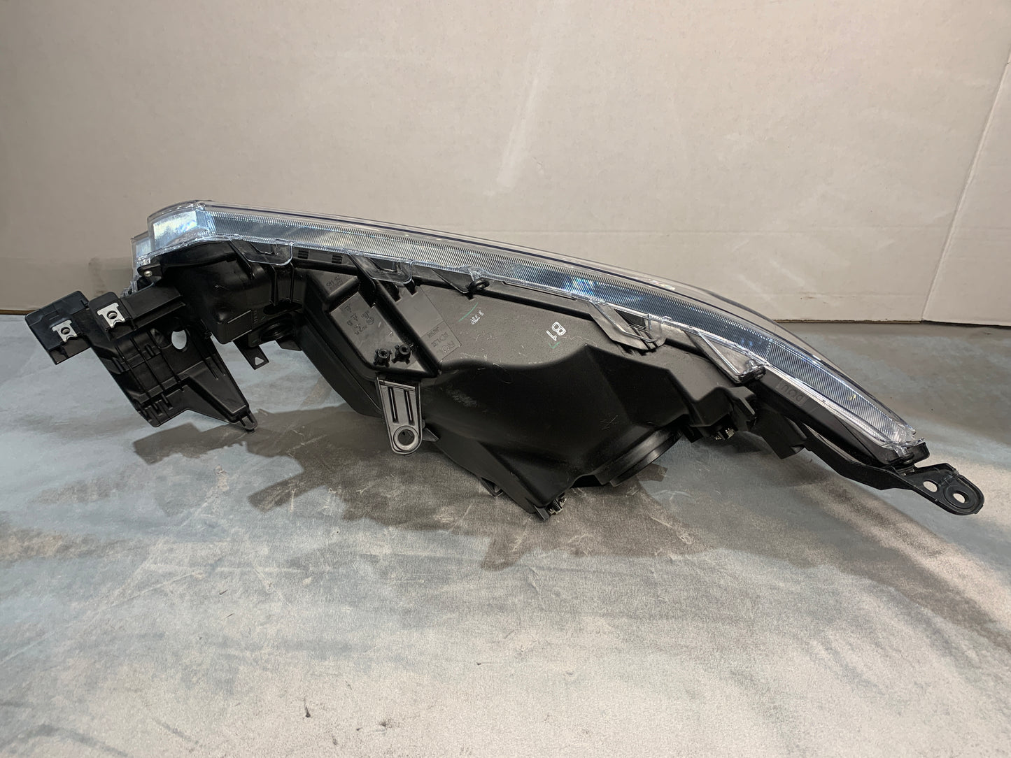 TOYOTA HIACE RHS RIGHT HALOGEN HEADLIGHT 2019-2025