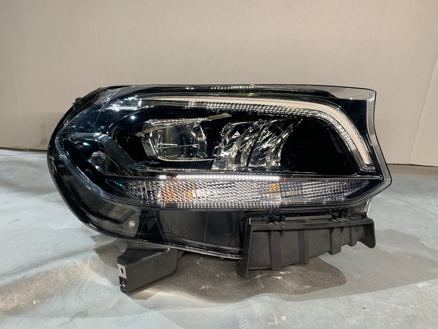 MERCEDES X CLASS W470 RHS RIGHT LED XENON HEADLIGHT A4709061300