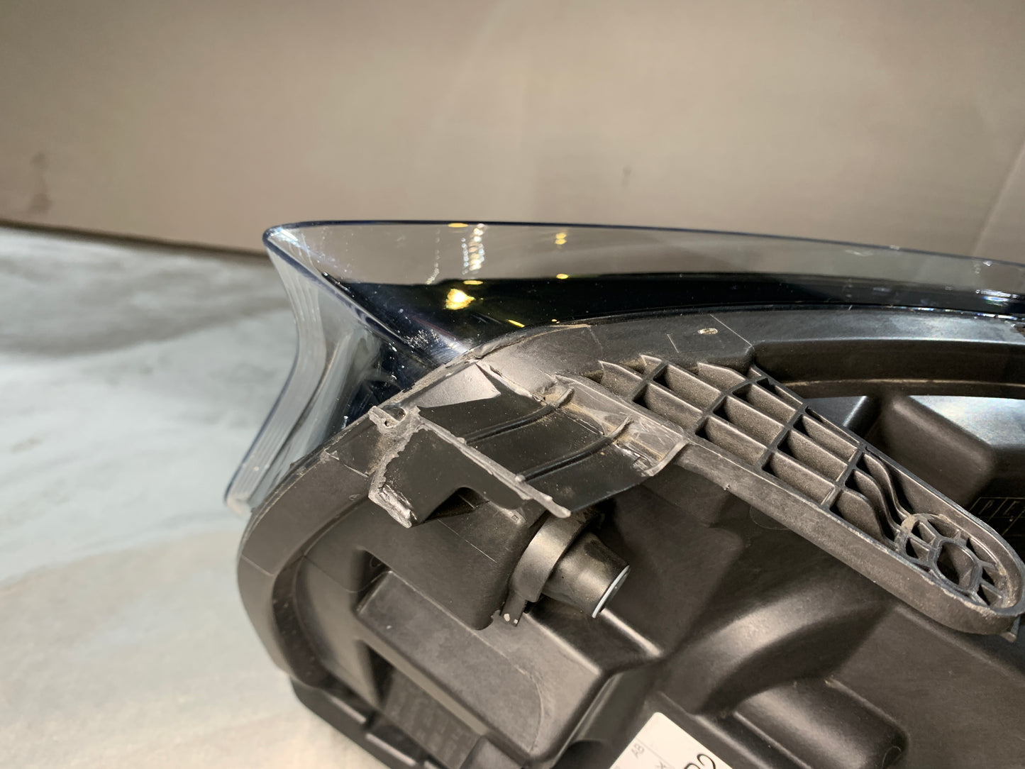 MERCEDES X CLASS W470 RHS RIGHT LED XENON HEADLIGHT A4709061300