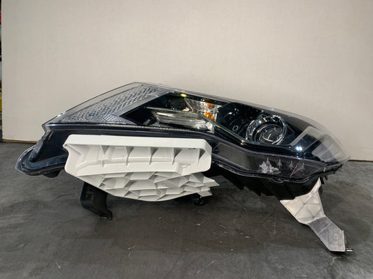 NISSAN PATHFINDER R52 LHS LEFT HALOGEN HEADLIGHT 26060-9PF3A