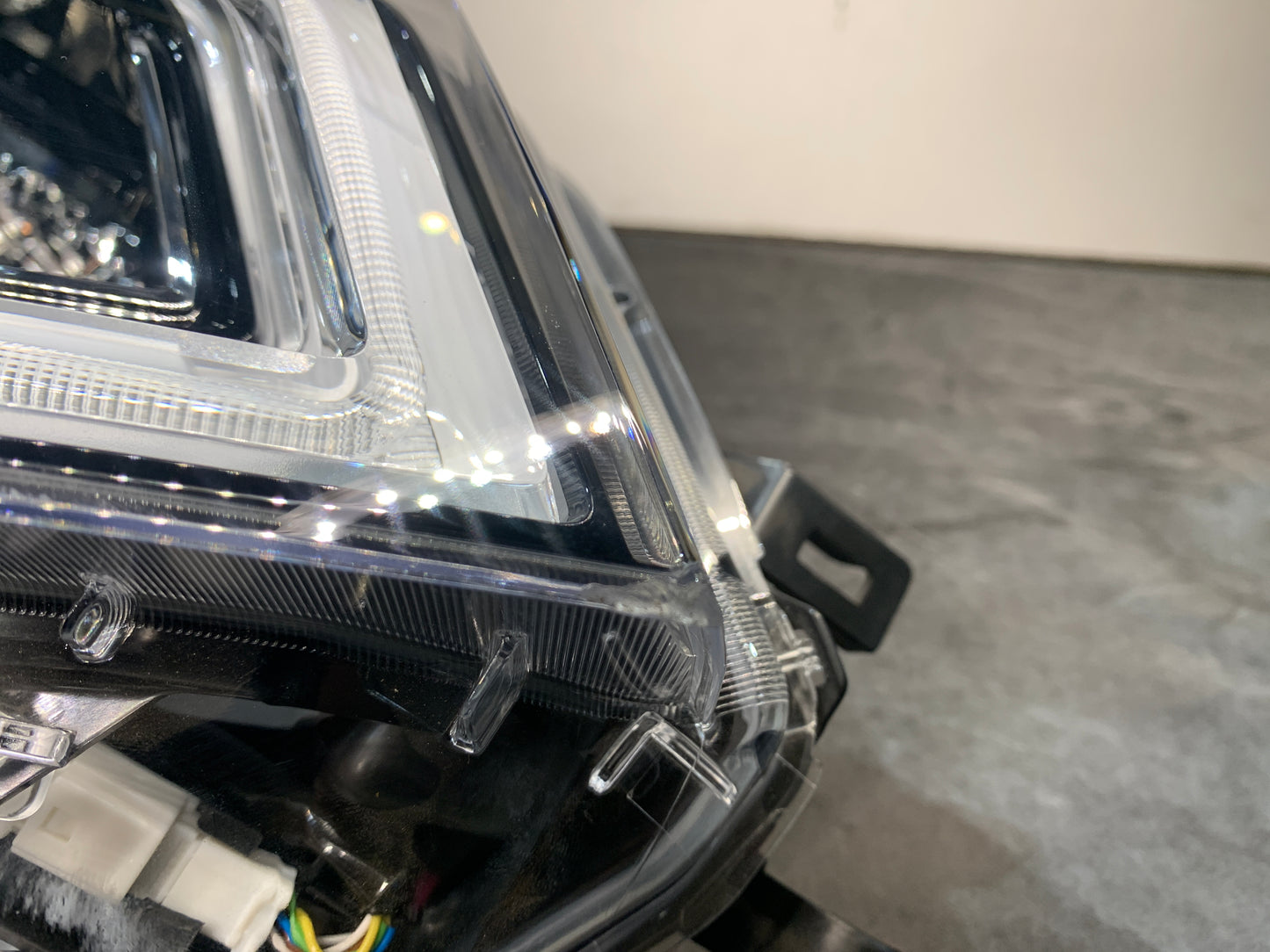 NISSAN QASHQAI J11 RHS RIGHT LED XENON HEADLIGHT 26010HV55A
