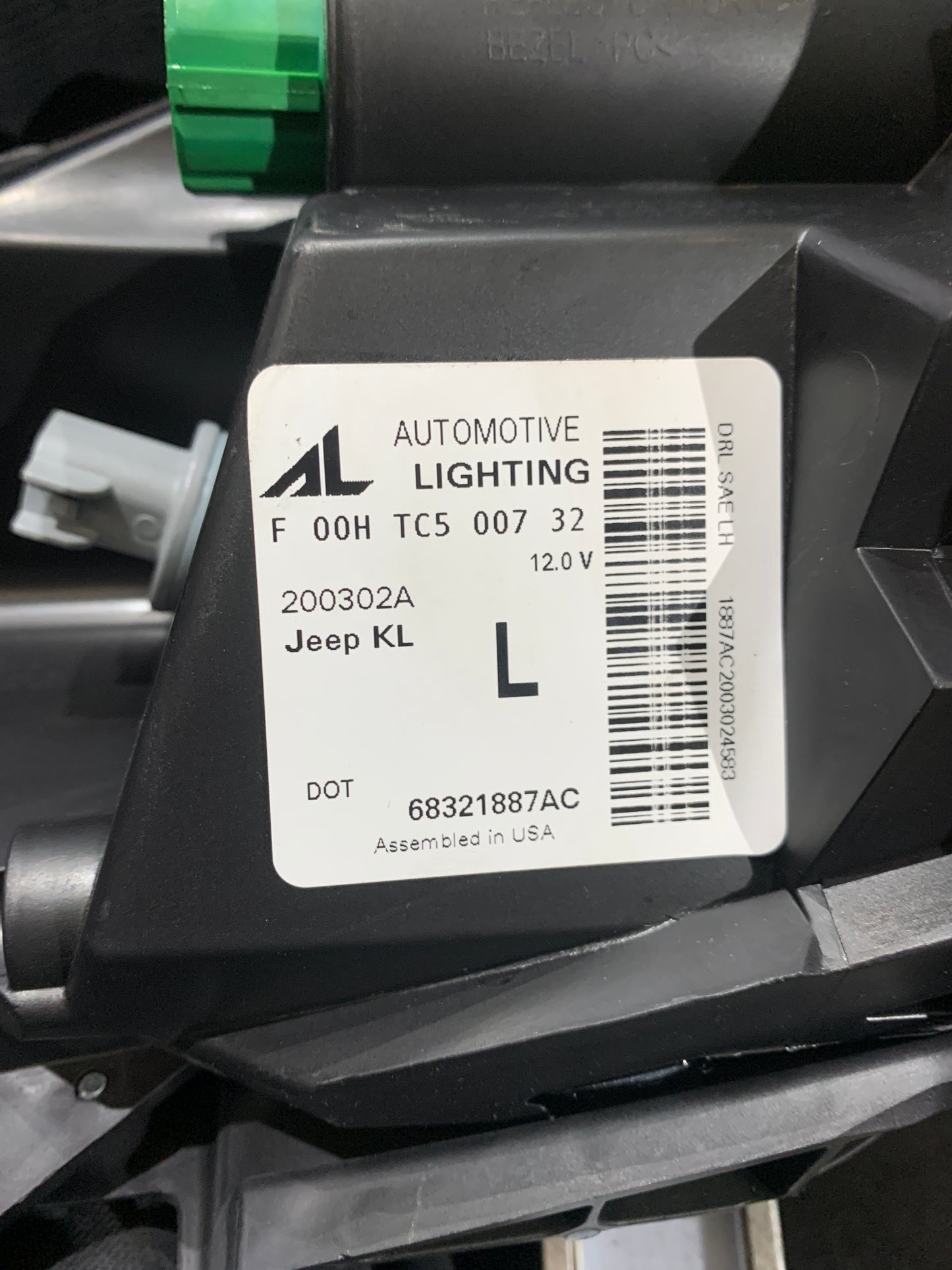 JEEP CHEROKEE LHS PASSENGER XENON HEADLIGHT 68321887AC 2014-2019