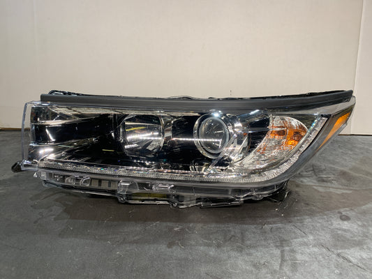 TOYOTA KLUGER LHS LEFT HALOGEN HEADLIGHT 2016-2019