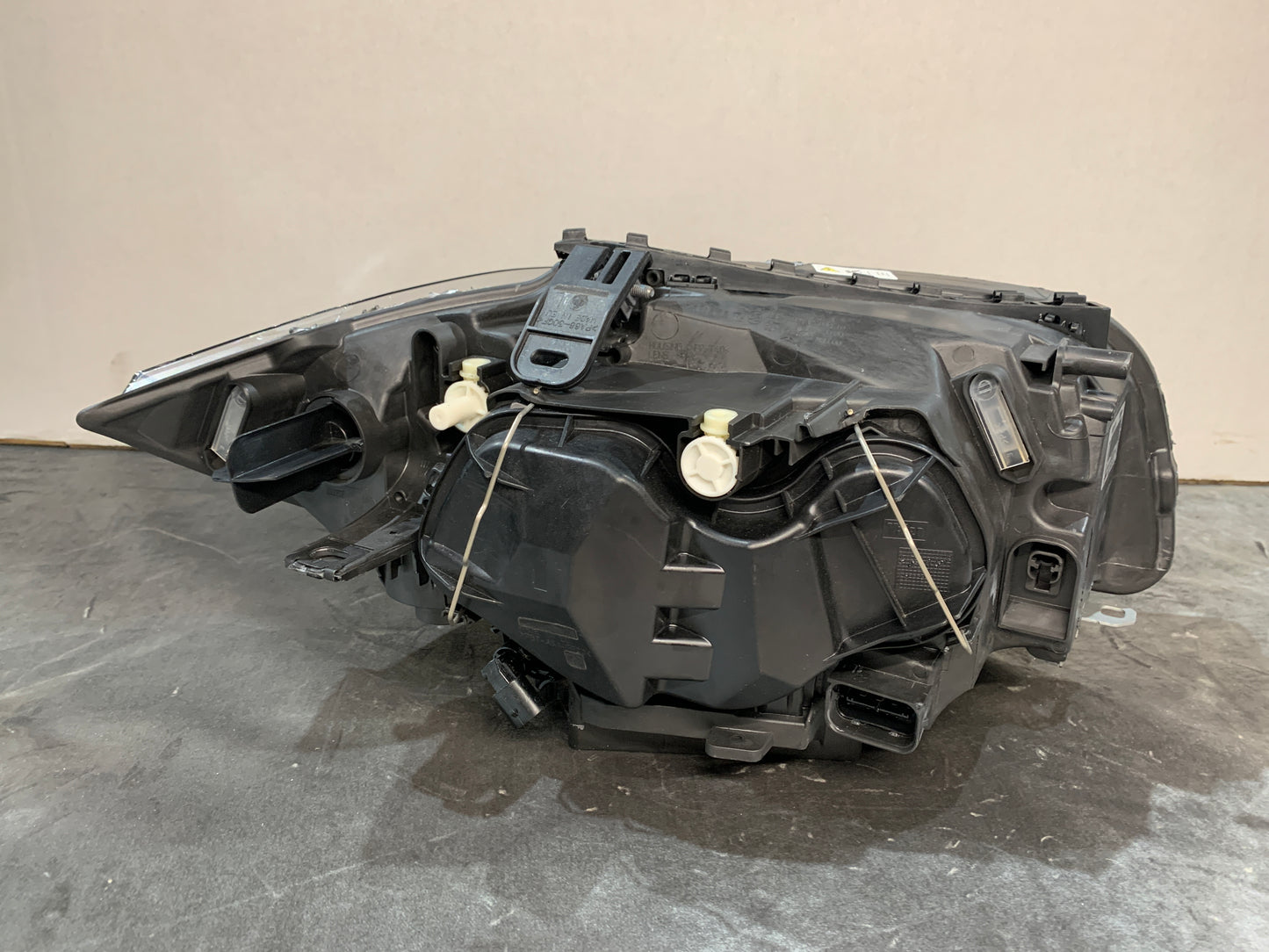 BMW 1 SERIES E82 E87 E88 LHS LEFT XENON HEADLIGHT 63117159303