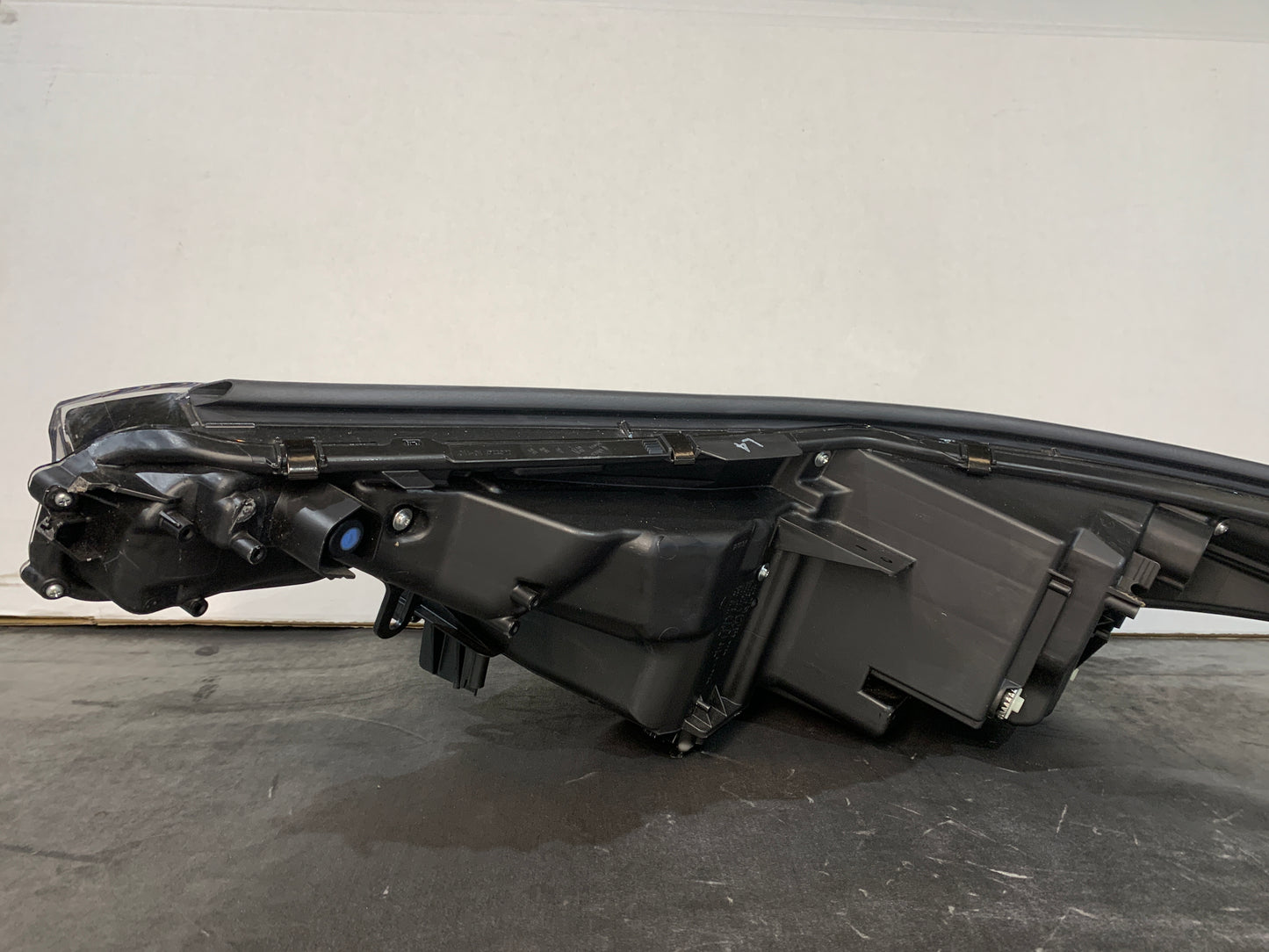 TOYOTA C-HR RHS RIGHT LED HEADLIGHT NGX50 2016 - 2019