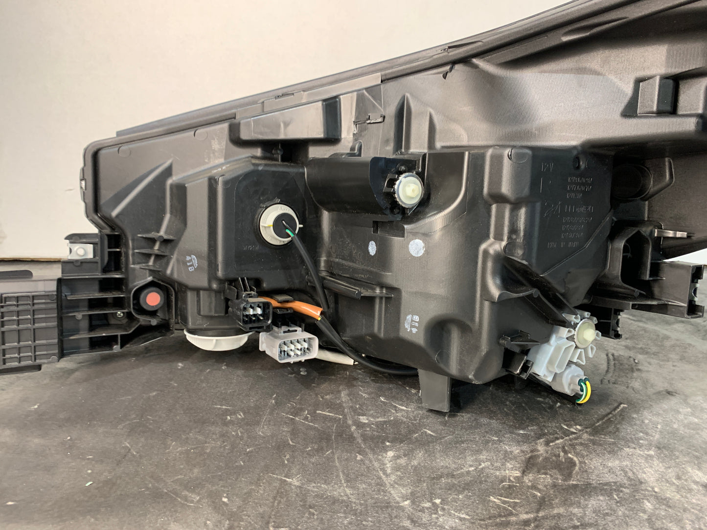 SUBARU FORESTER SK S5 RHS RIGHT LED HEADLIGHT 