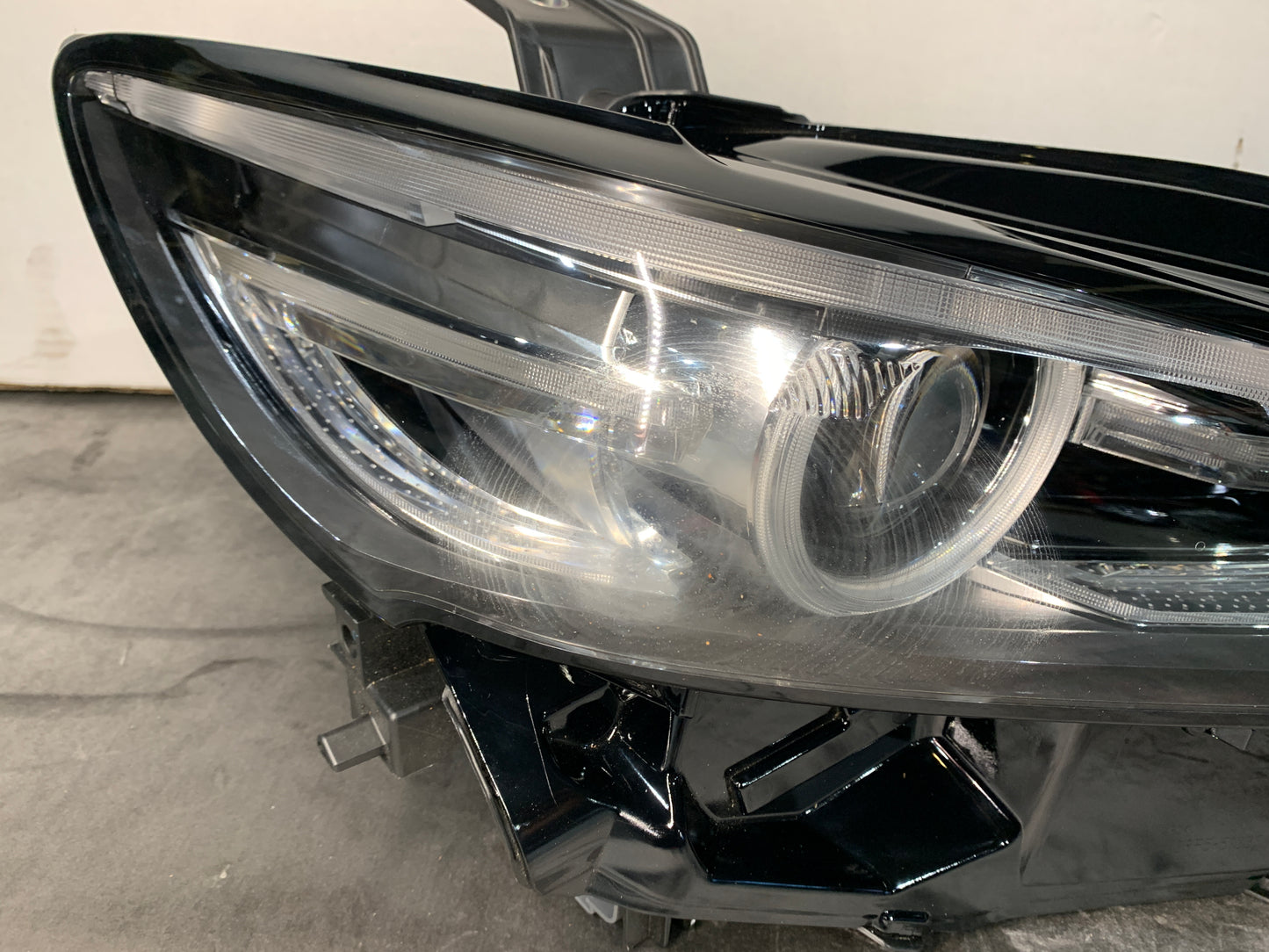 MAZDA 6 GL RHS RIGHT LED HEADLIGHT GRF5-51030