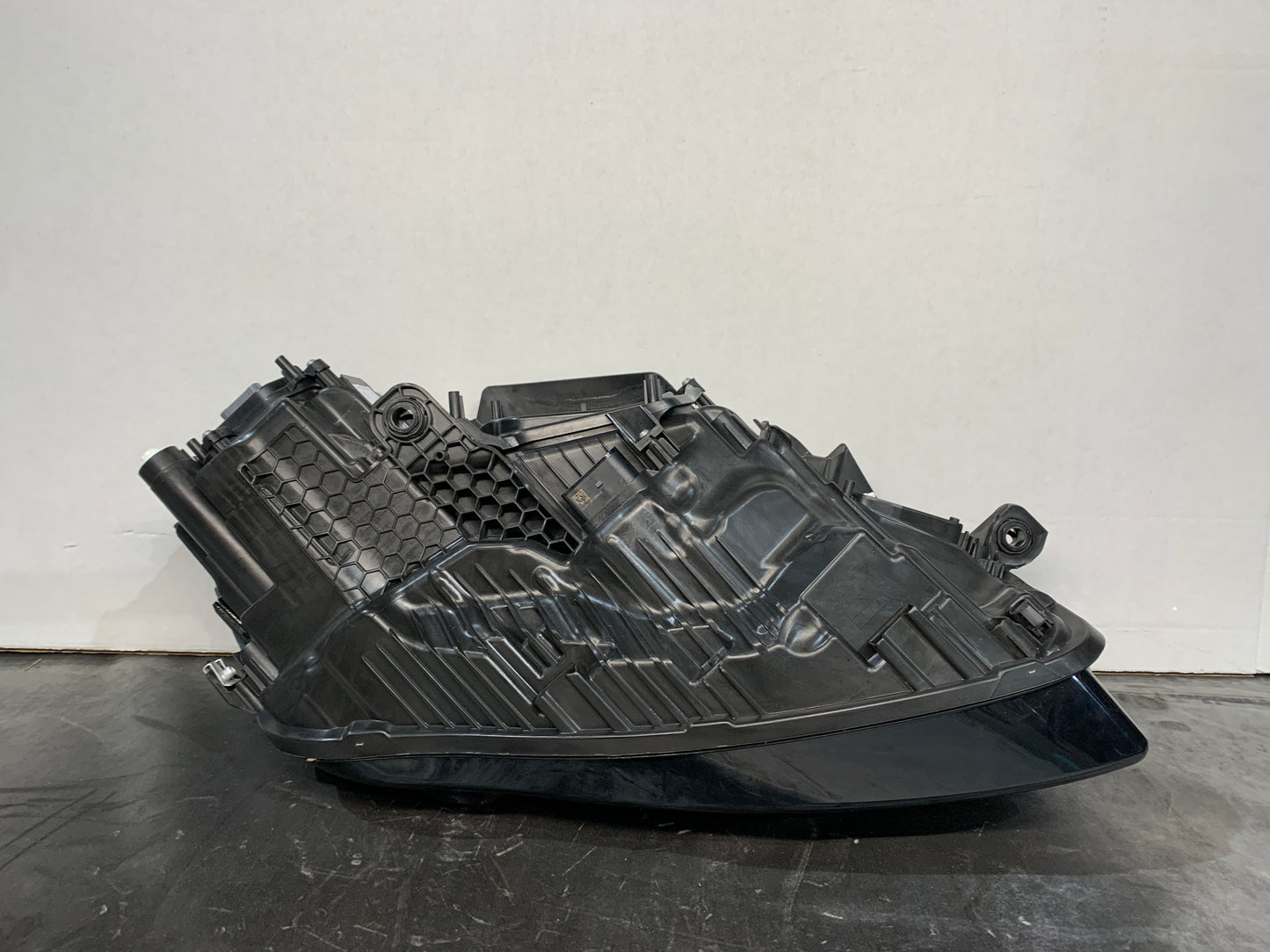 VOLKSWAGEN TOUAREG CR7 LHS LEFT LED HEADLIGHT 761941035A