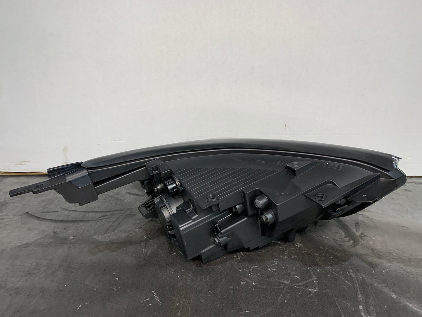 KIA STONIC YB LHS LEFT LED HEADLIGHT 2020-2023
