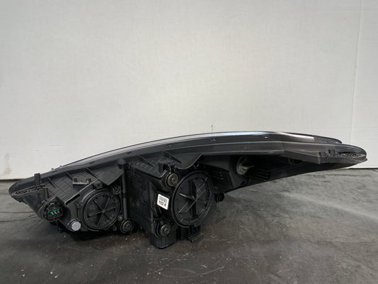 HYUNDAI i30 GD RHS RIGHT HALOGEN HEADLIGHT 92102-A5