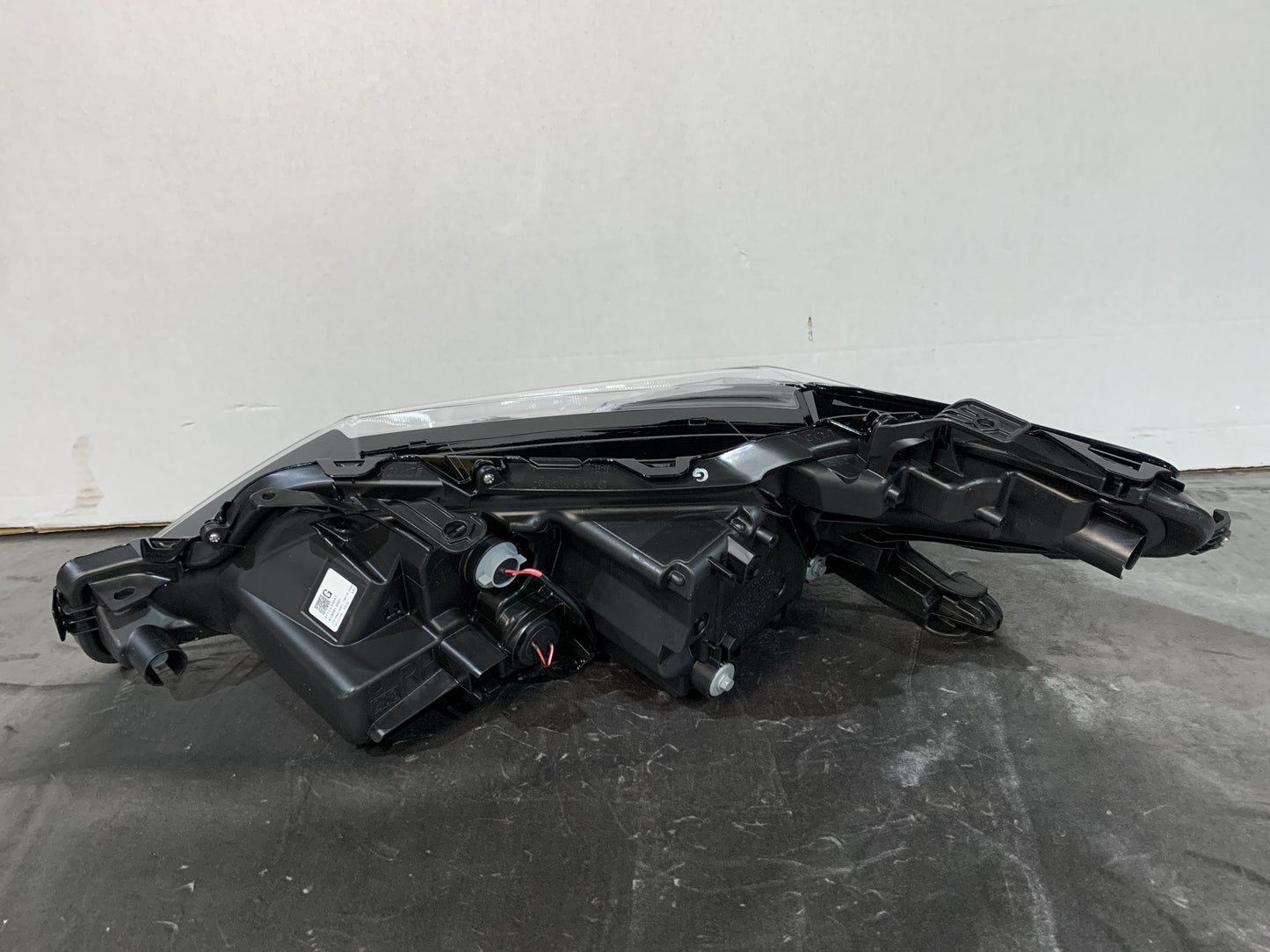 TOYOTA CAMRY XV70 RHS RIGHT LED HEADLIGHT 81110-33A30