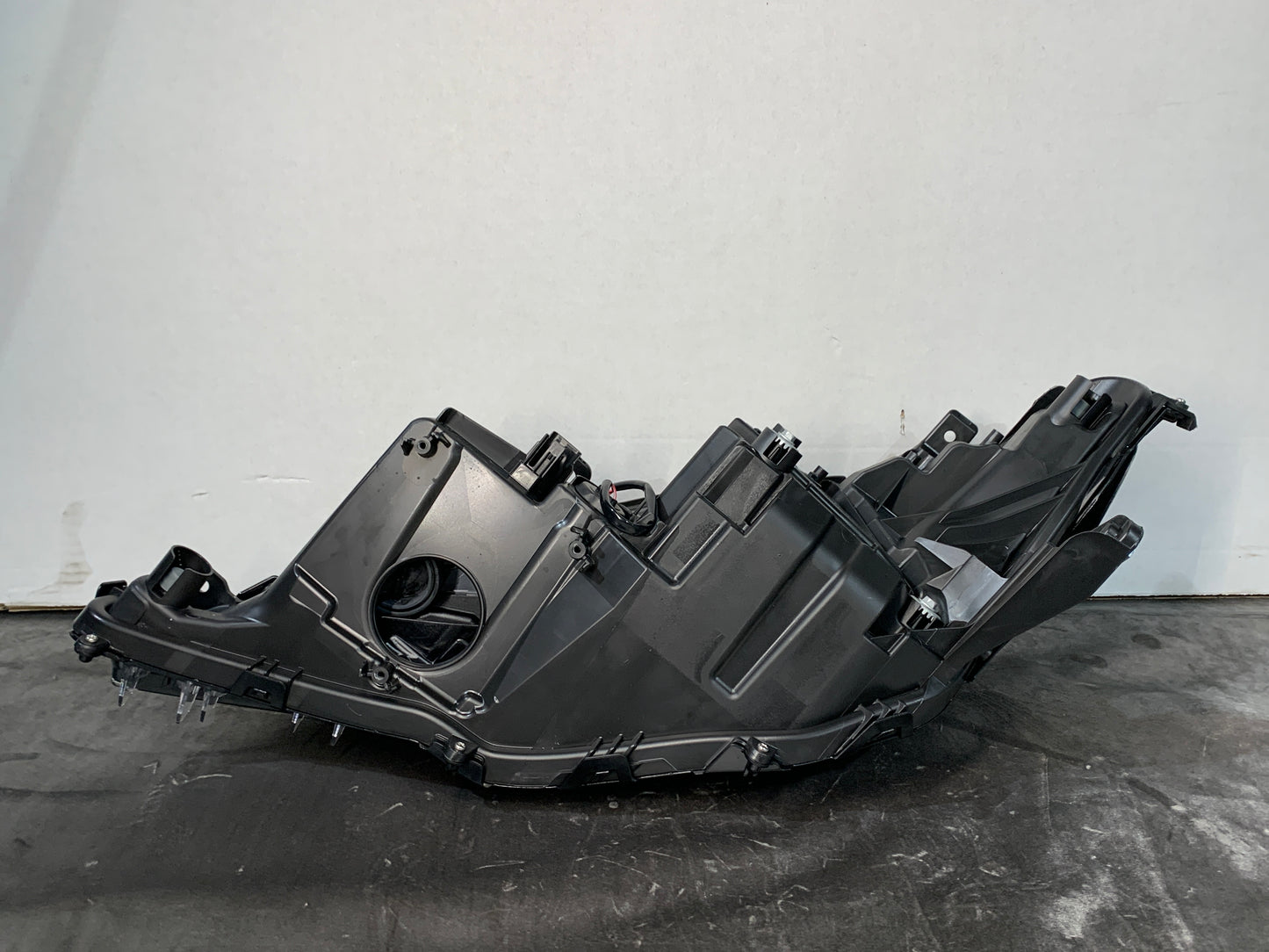 TOYOTA CAMRY XV70 RHS RIGHT LED HEADLIGHT 81110-33A30