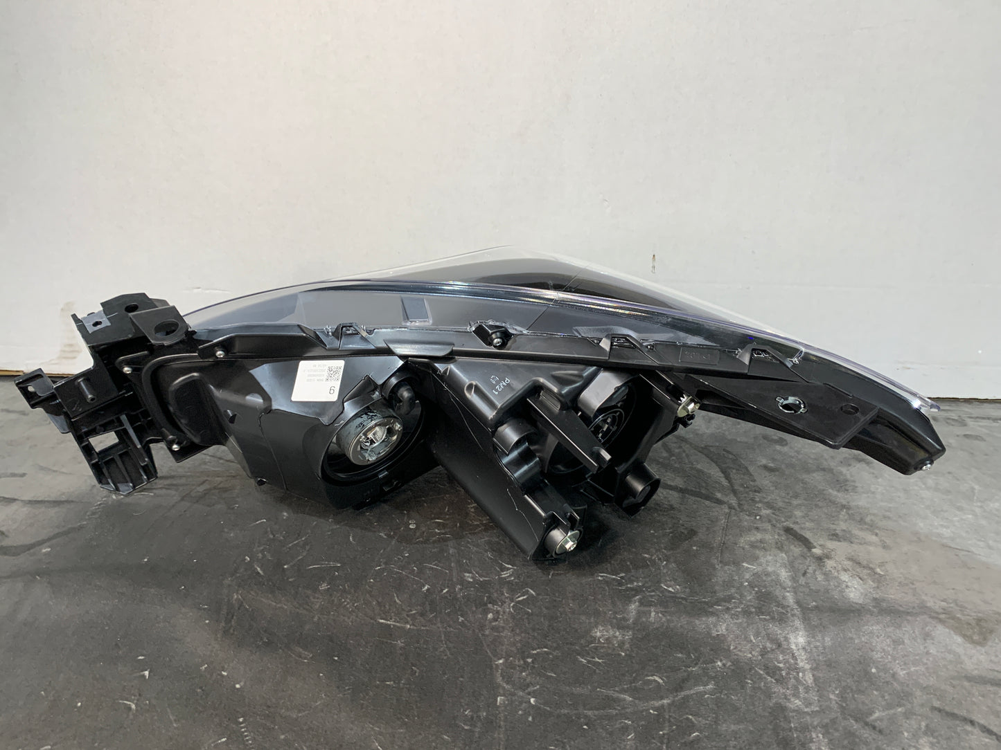 MAZDA 3 RHS RIGHT HALOGEN HEADLIGHT B63B-51030