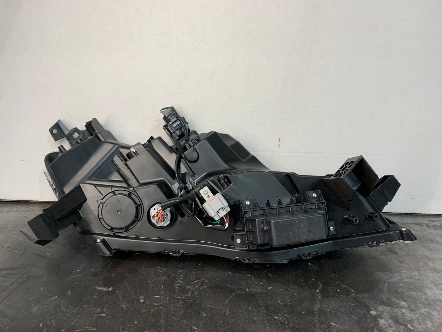 MITSUBISHI ASX LHS LEFT LED HEADLIGHT 8301D4-83