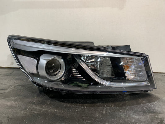 KIA CARNIVAL YP RHS RIGHT HEADLIGHT 92102-A9040