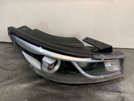 KIA CARNIVAL YP RHS RIGHT HEADLIGHT 92102-A9040
