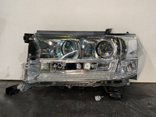 TOYOTA LANDCRUISER 200 SERIES VDJ200R LHS LEFT LED HEADLIGHT 2015-2021