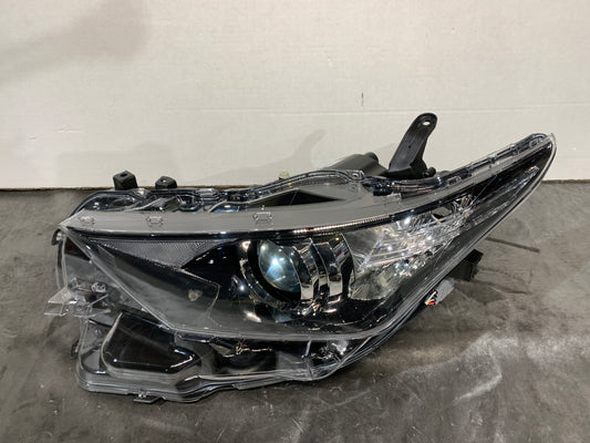 TOYOTA COROLLA AURIS NZE181H LHS LEFT HALOGEN HEADLIGHT 2015-2018