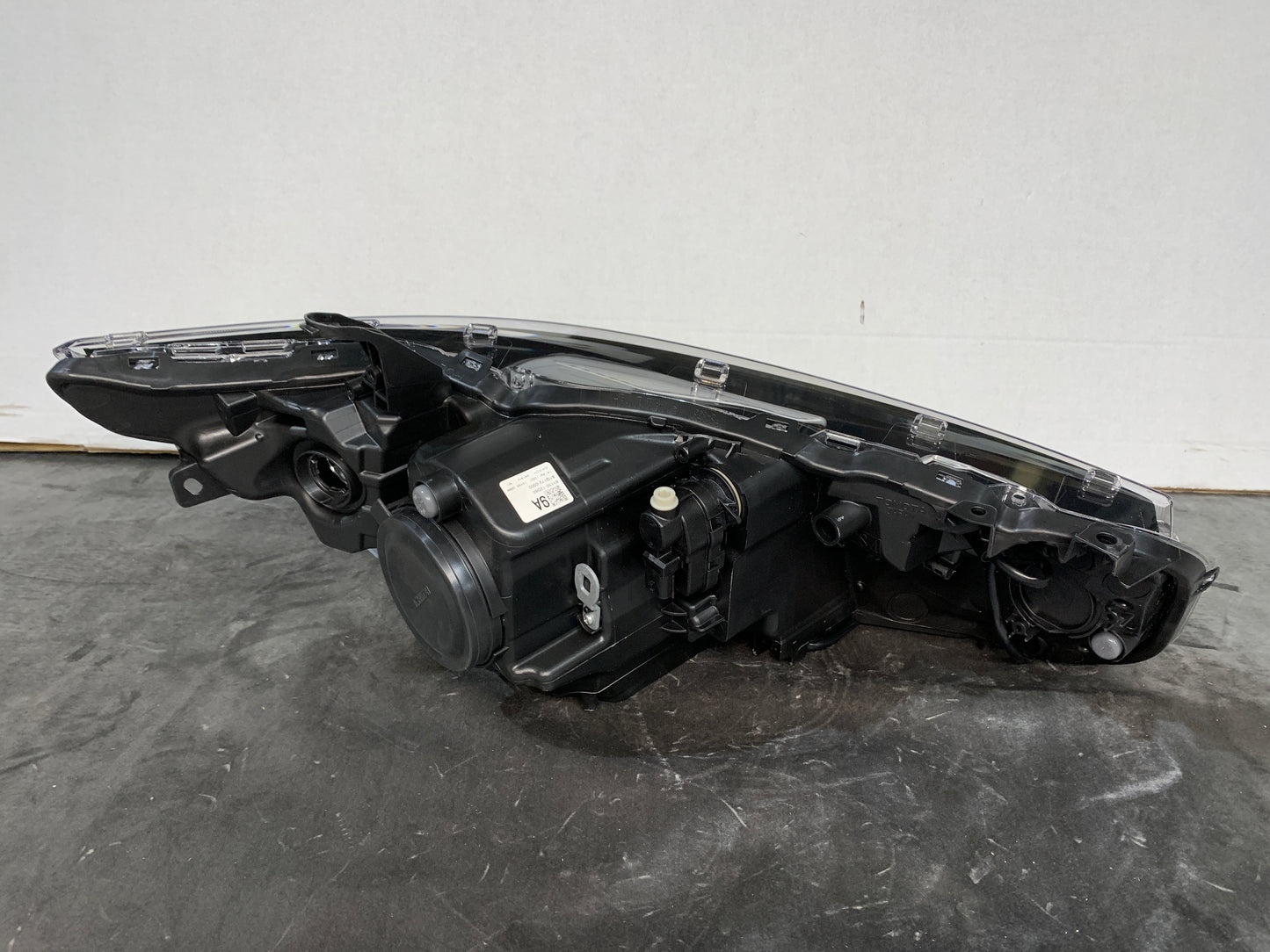 TOYOTA COROLLA AURIS NZE181H LHS LEFT HALOGEN HEADLIGHT 2015-2018
