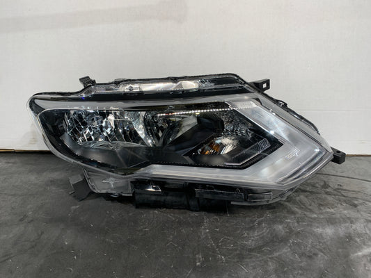 NISSAN X-TRAIL T32 RHS RIGHT HALOGEN HEADLIGHT 26010-6FP1A