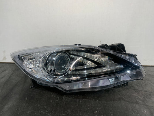 MAZDA 3 RHS RIGHT XENON HEADLIGHT 2010-2013