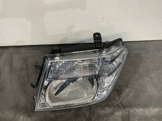NISSAN PATHFINDER NAVARA LHS LEFT HALOGEN HEADLIGHT 2010-2014