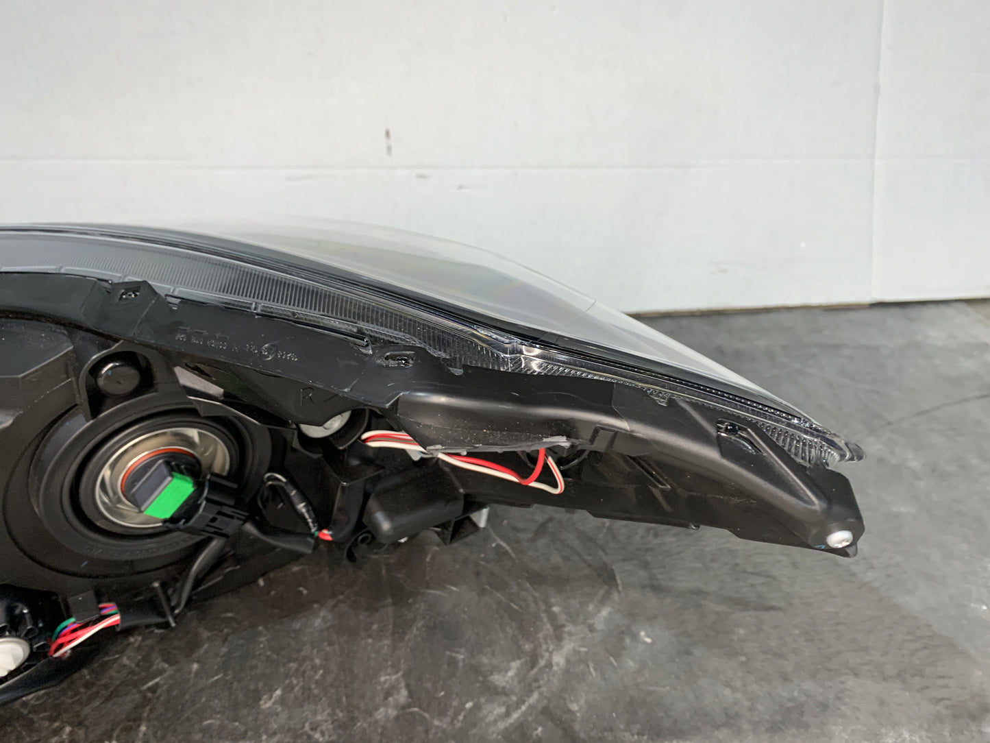 SUBARU IMPREZZA G4 RHS RIGHT HALOGEN HEADLIGHT 84001FJ280
