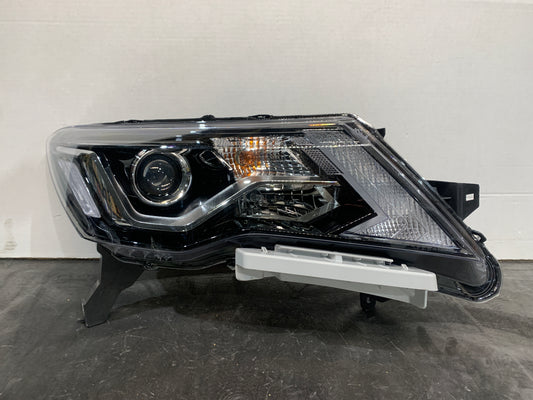 NISSAN PATHFINDER R52 RHS RIGHT HALOGEN HEADLIGHT