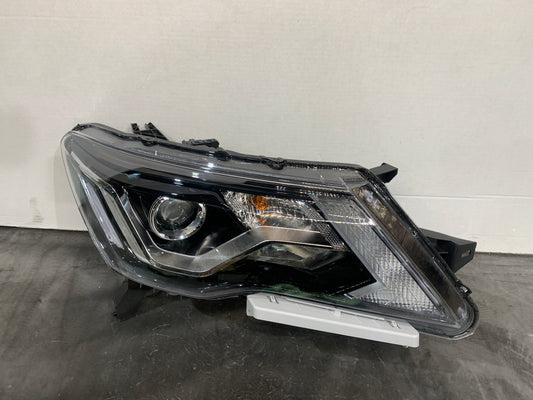 NISSAN PATHFINDER R52 RHS RIGHT HALOGEN HEADLIGHT
