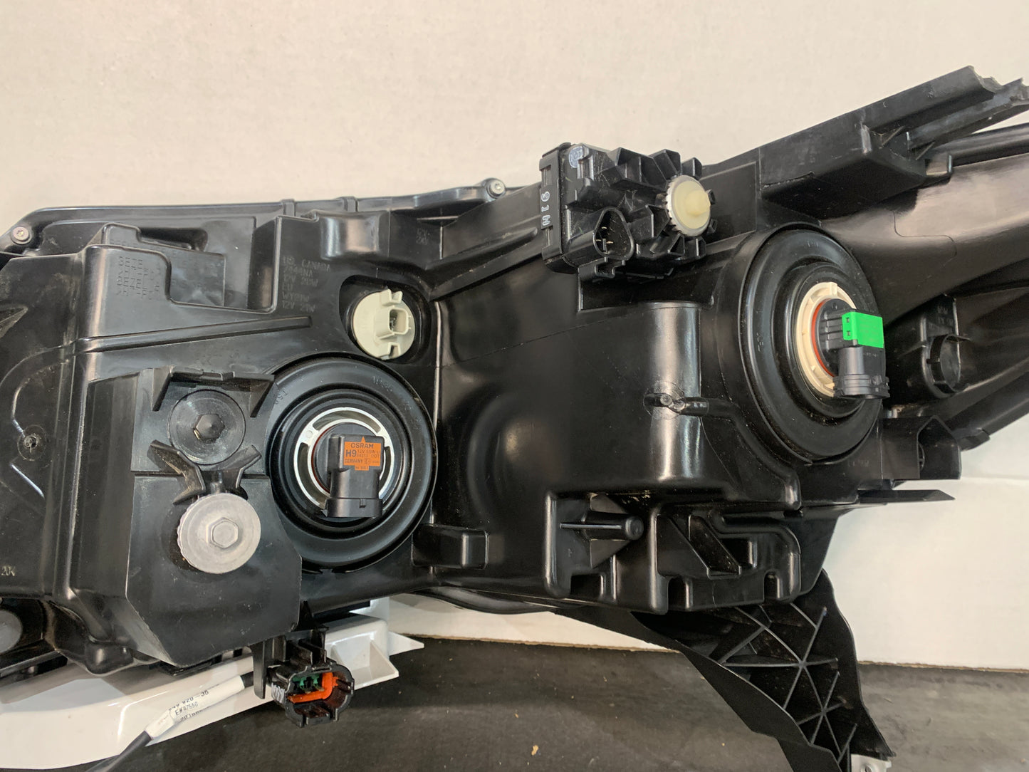 NISSAN PATHFINDER R52 RHS RIGHT HALOGEN HEADLIGHT