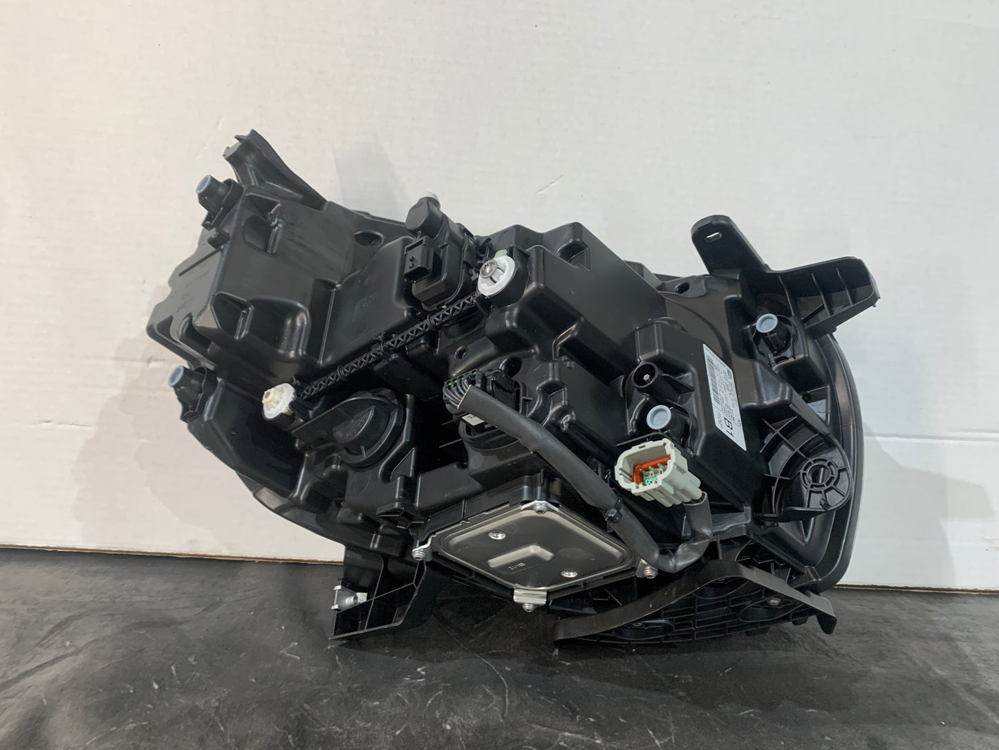 MERCEDES X CLASS W470 LHS LEFT LED XENON HEADLIGHT A4709061200