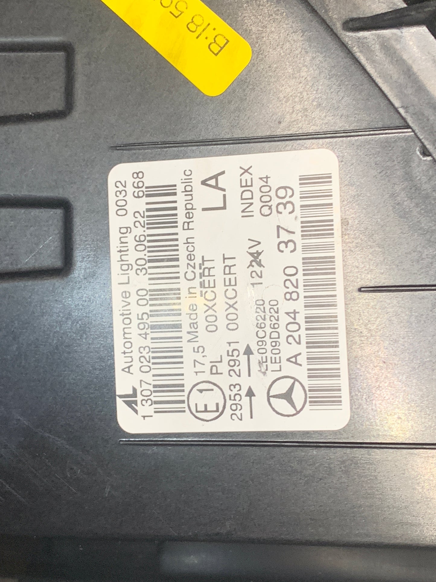 MERCEDES C CLASS W204 LHS LEFT XENON HEADLIGHT A2048203739