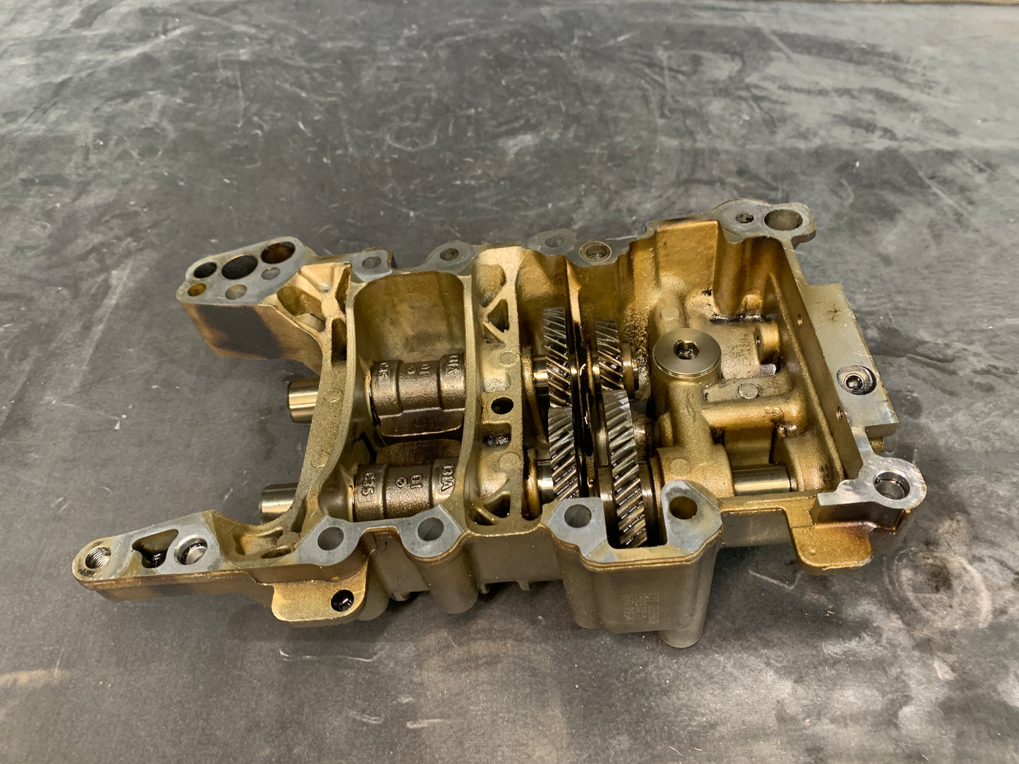 GENUINE VOLKSWAGEN AUDI BWA 2.0T GTI OIL PUMP 06B103535F
