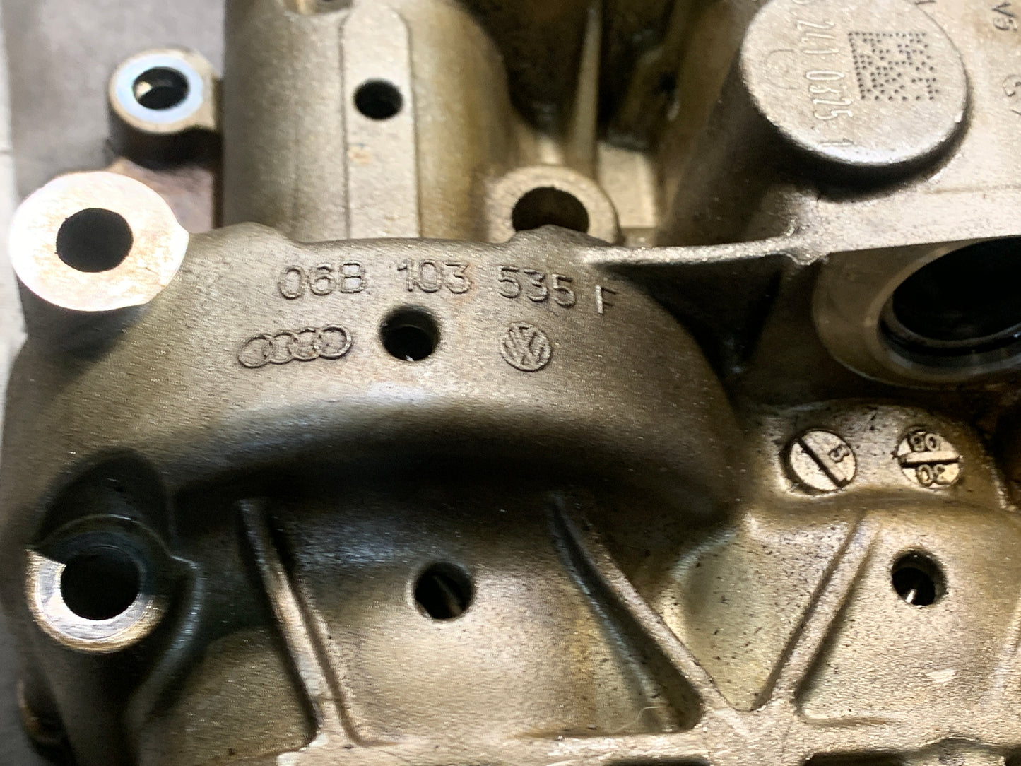 GENUINE VOLKSWAGEN AUDI BWA 2.0T GTI OIL PUMP 06B103535F
