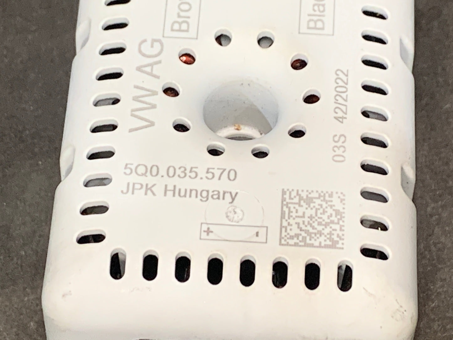 VW GOLF MK7 NOISE FILTER ANTENNA 5Q0035570