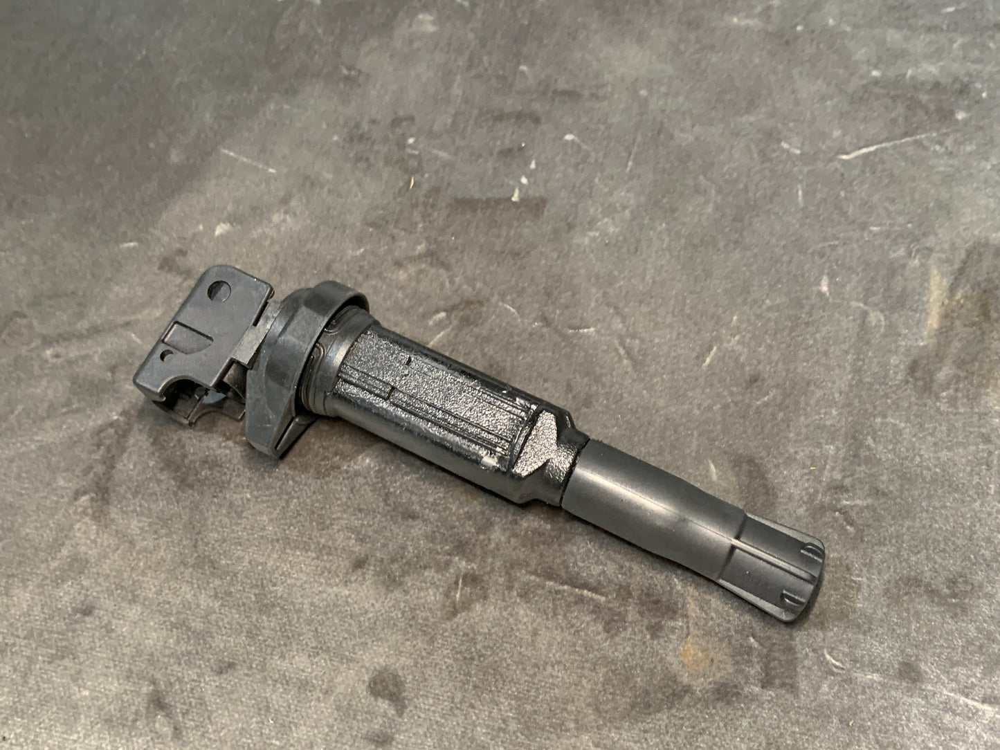 BMW 1 3 5 7 X1 X3 X5 SERIES E60 E65 E81 E87 E90 E91 IGNITION COIL 7551260