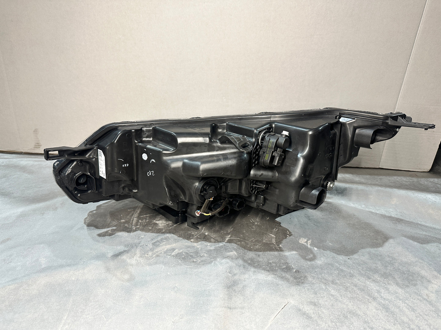 NISSAN QASHQAI J11 RHS RIGHT LED XENON HEADLIGHT 26010HV55A