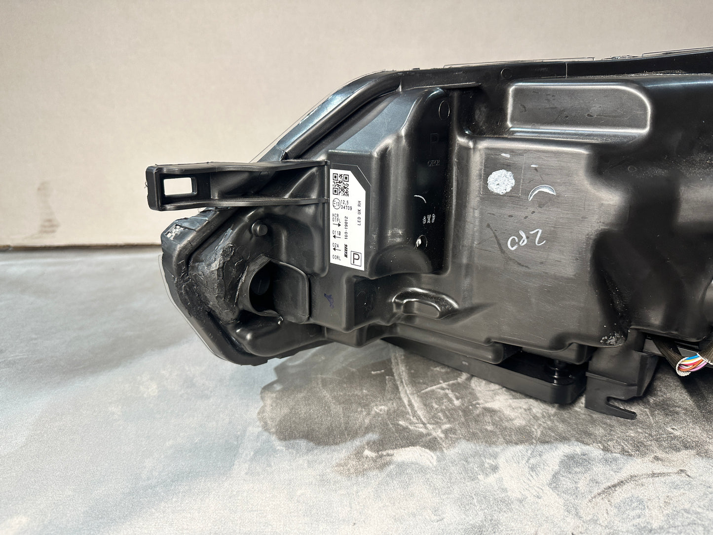 NISSAN QASHQAI J11 RHS RIGHT LED XENON HEADLIGHT 26010HV55A